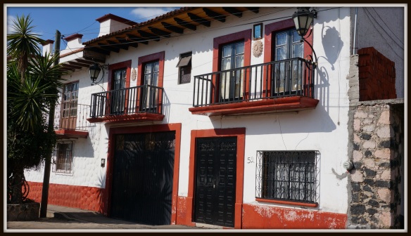 Typical casa, most of the homes and buildings look just like this.