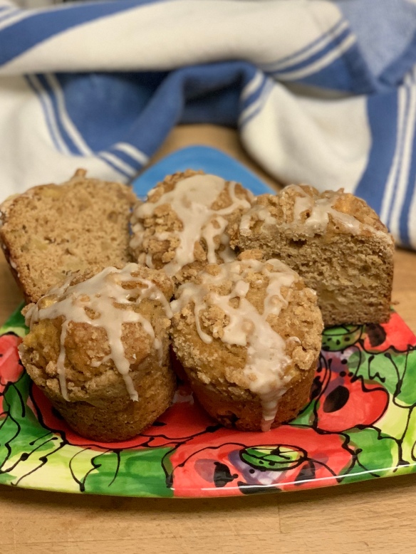 Apple crumb muffins 1